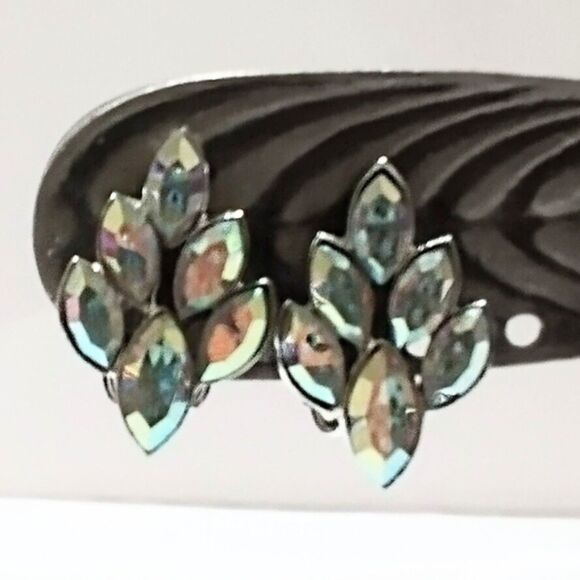 Vintage Aurora Borealis Marquis Rhinestone Cluster Clip On Earrings - Picture 1 of 7